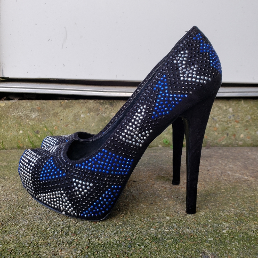 Heels - Picture 9 of 11